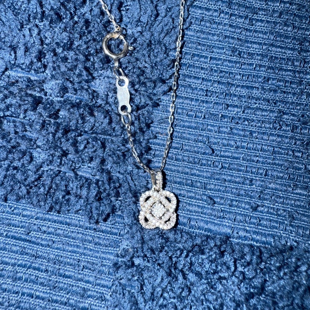Elegant Silver Knot Pendant Necklace